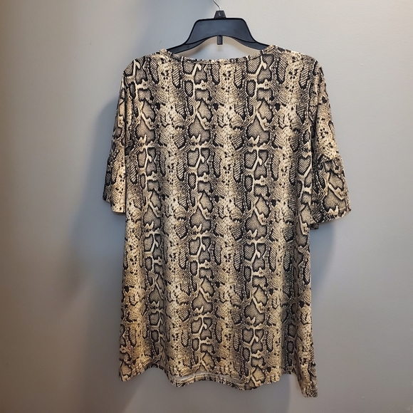 Top - Picture 2 of 4